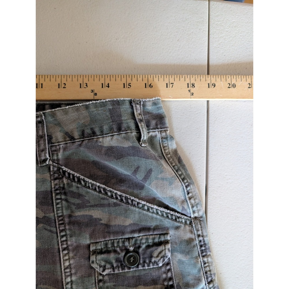 Fashion Bug Camo Cargo Capri Pants Size 14 Distressed Y2K Utility Mid Rise - Picture 5 of 13